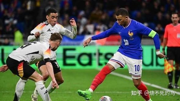 包含法国赢得友谊赛，克里斯托夫晋级的词条