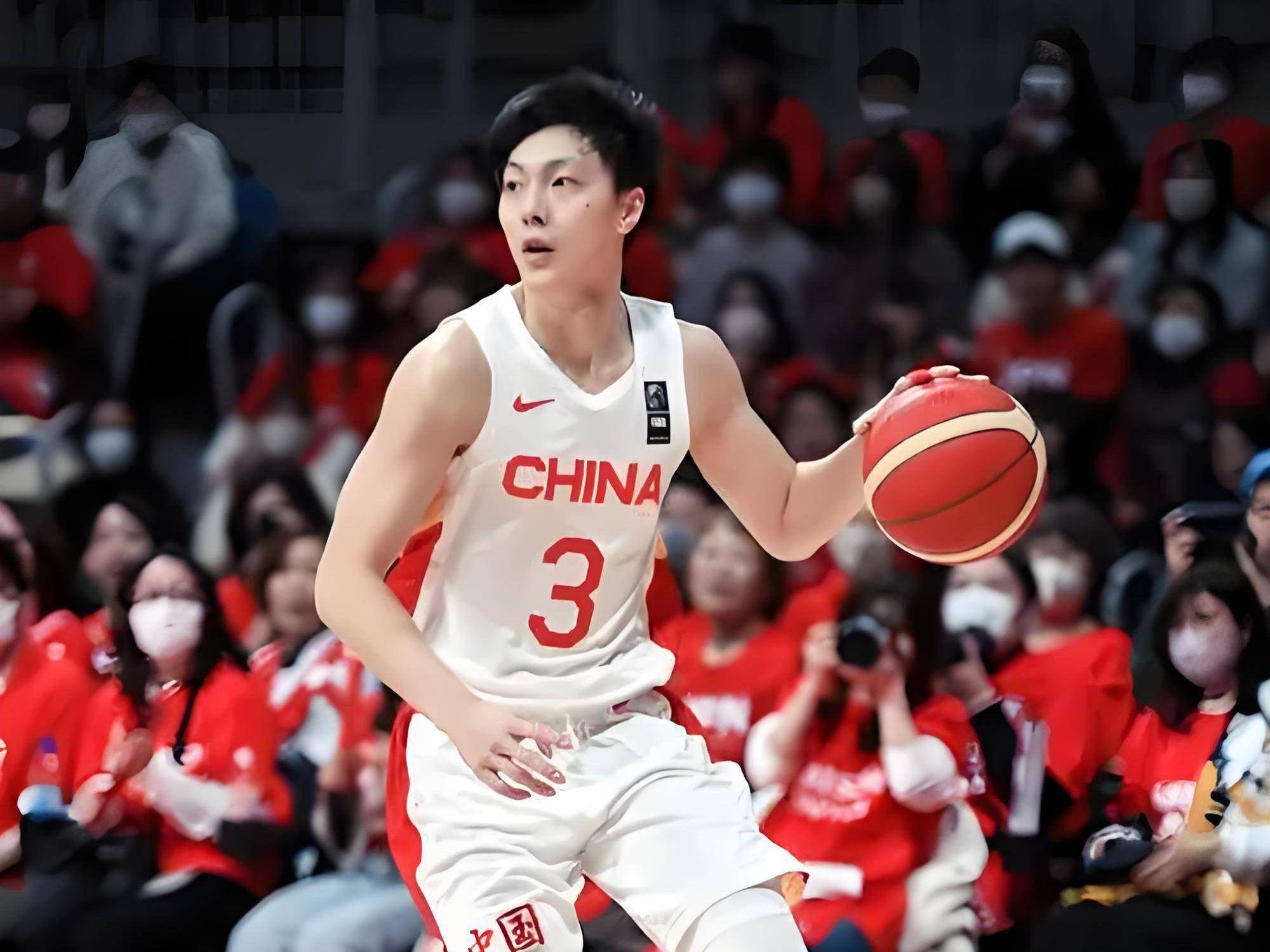 篮球明星受伤暂停比赛复出待定
