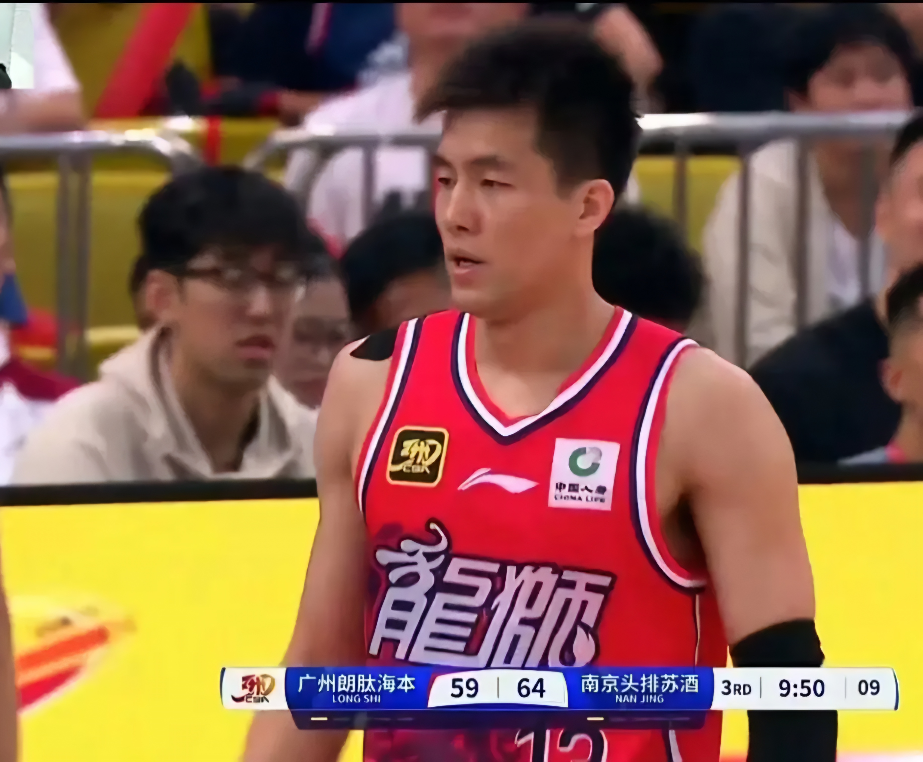 包含广州男篮惨败江苏男篮，连败难止的词条